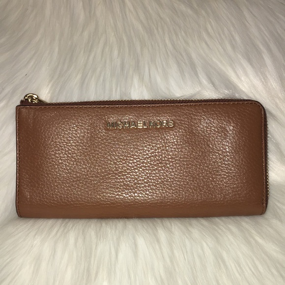 Michael Kors wallet - Picture 1 of 5